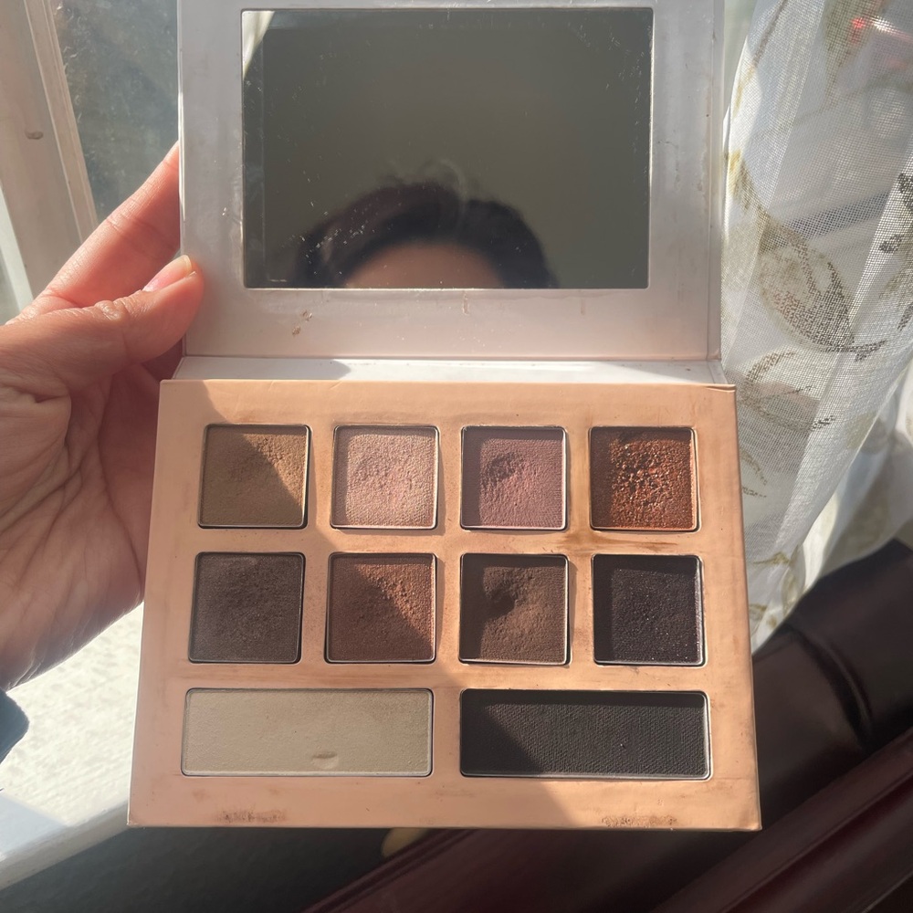 Honest Beauty Eyeshadow Palette